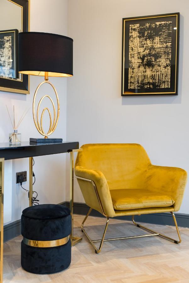 Luxe Apartments, The Moorwell, Parking, Gym - 10Mins Cardiff City Ctr Eksteriør billede