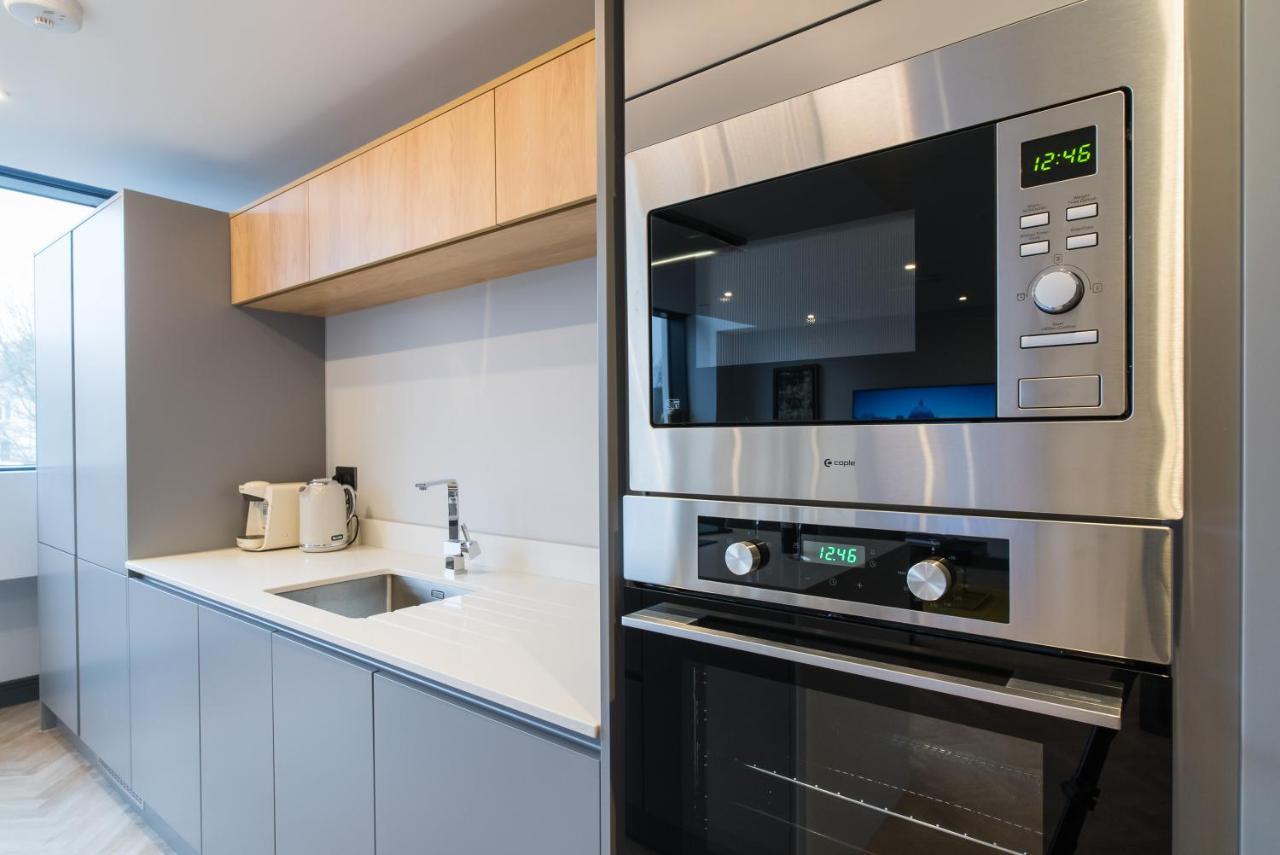 Luxe Apartments, The Moorwell, Parking, Gym - 10Mins Cardiff City Ctr Eksteriør billede