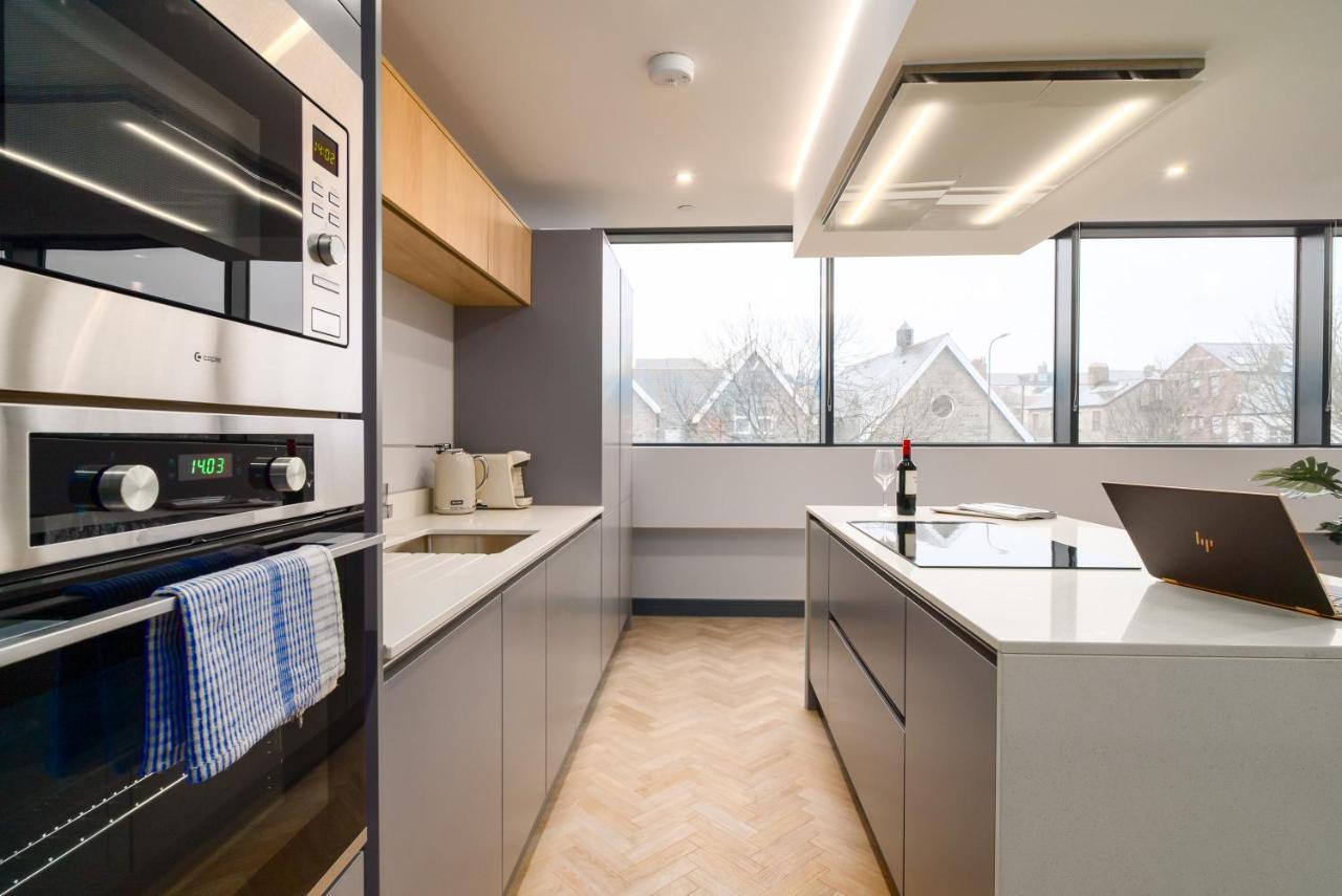 Luxe Apartments, The Moorwell, Parking, Gym - 10Mins Cardiff City Ctr Eksteriør billede