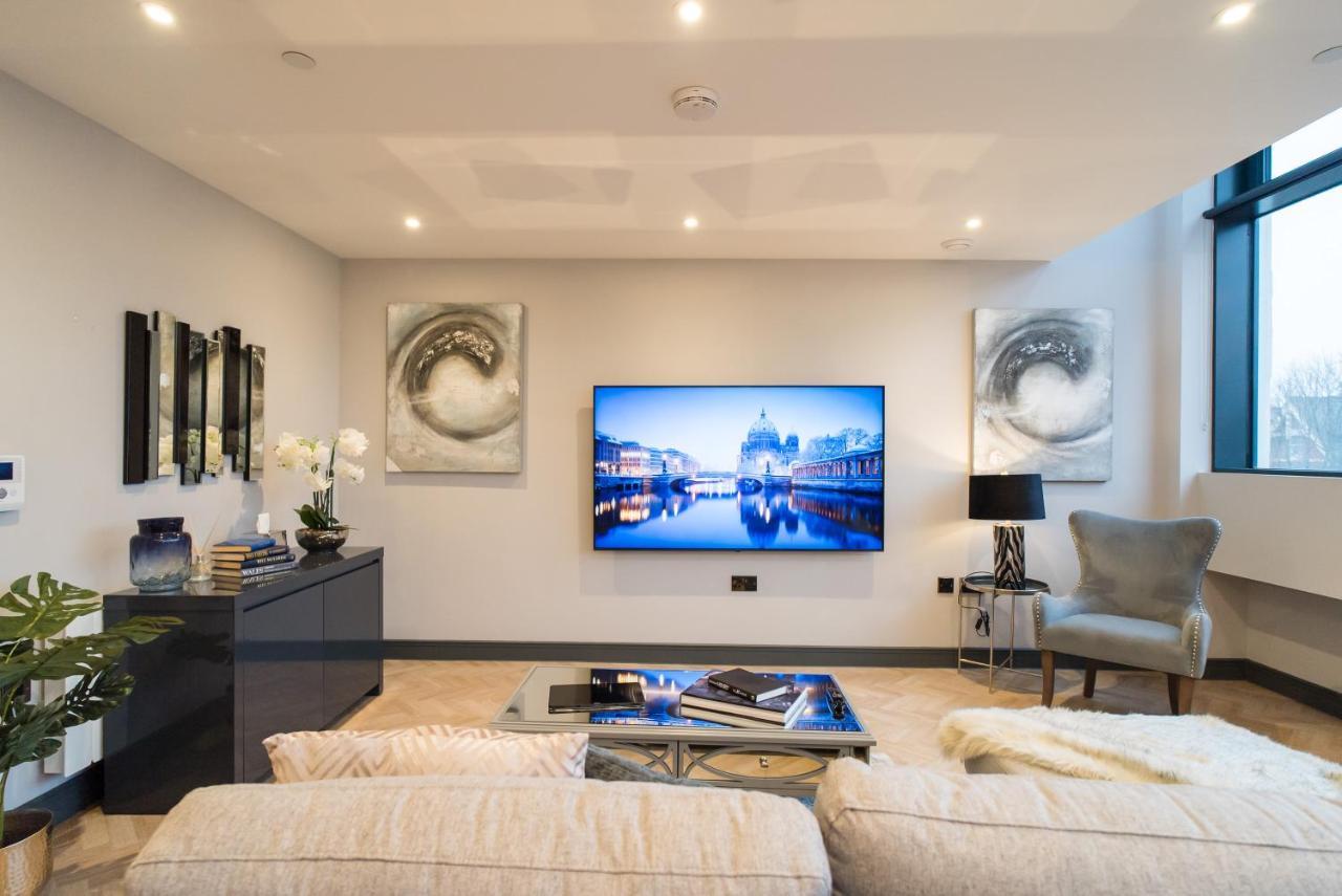 Luxe Apartments, The Moorwell, Parking, Gym - 10Mins Cardiff City Ctr Værelse billede