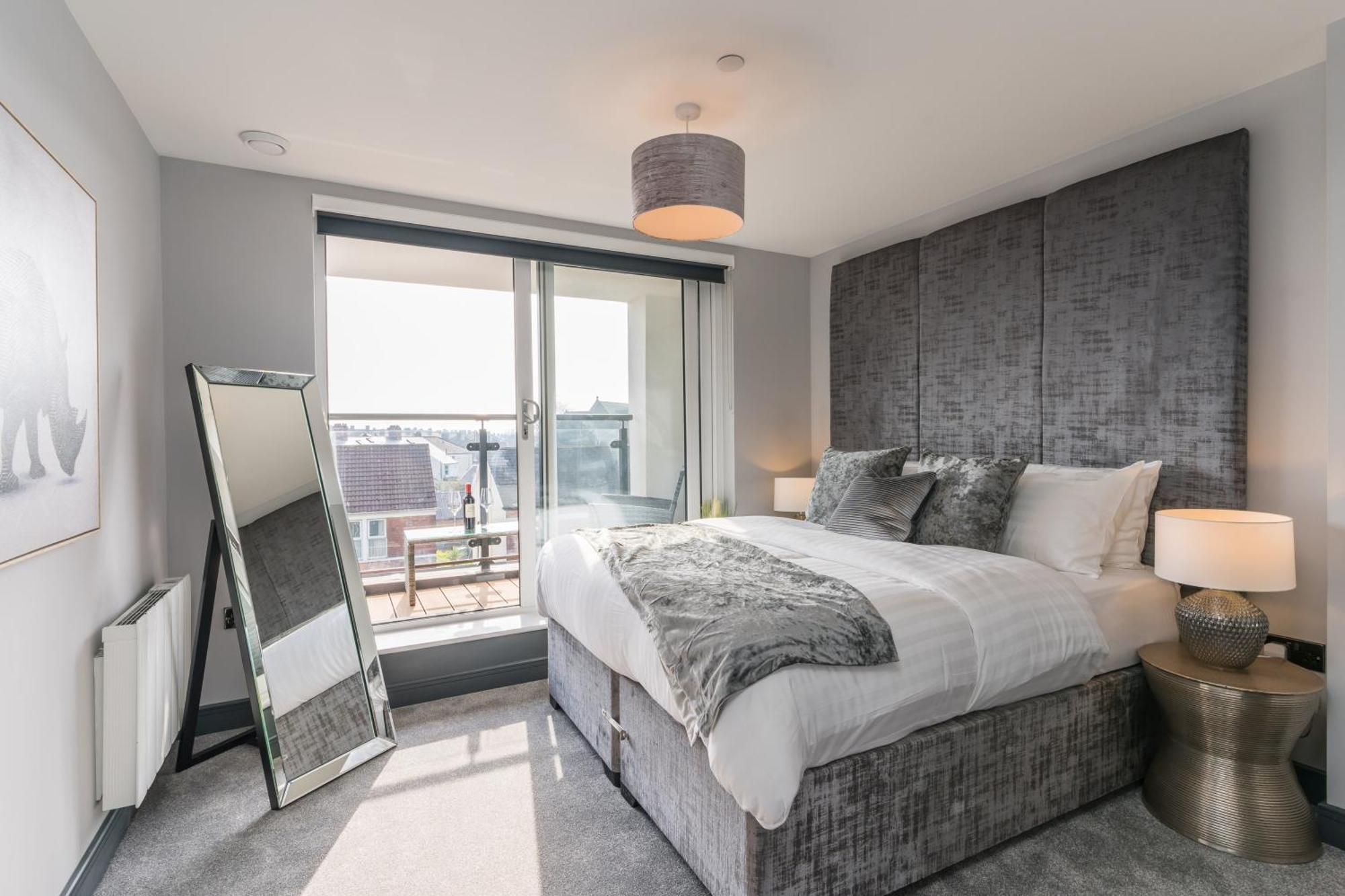 Luxe Apartments, The Moorwell, Parking, Gym - 10Mins Cardiff City Ctr Værelse billede