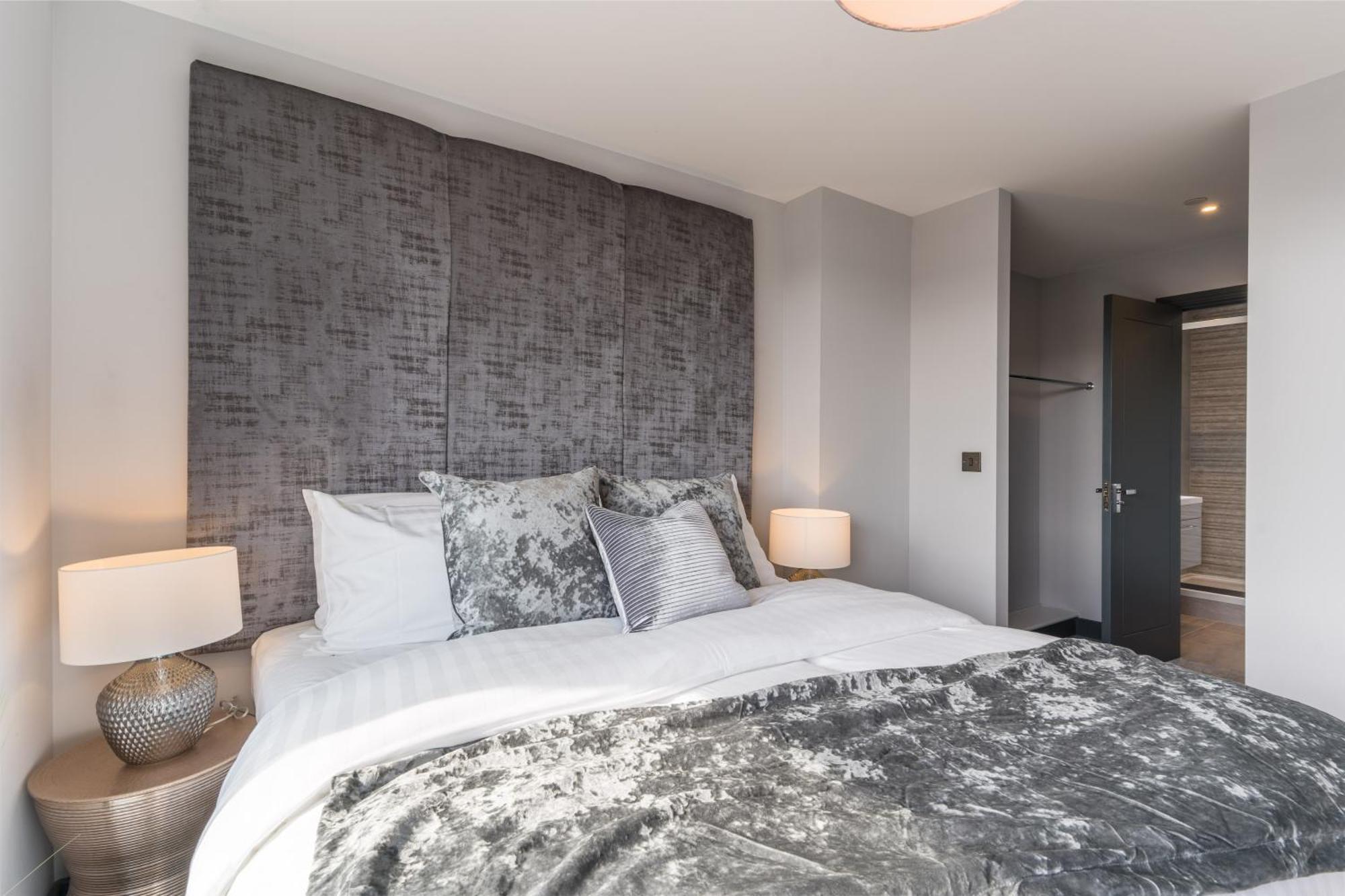 Luxe Apartments, The Moorwell, Parking, Gym - 10Mins Cardiff City Ctr Værelse billede