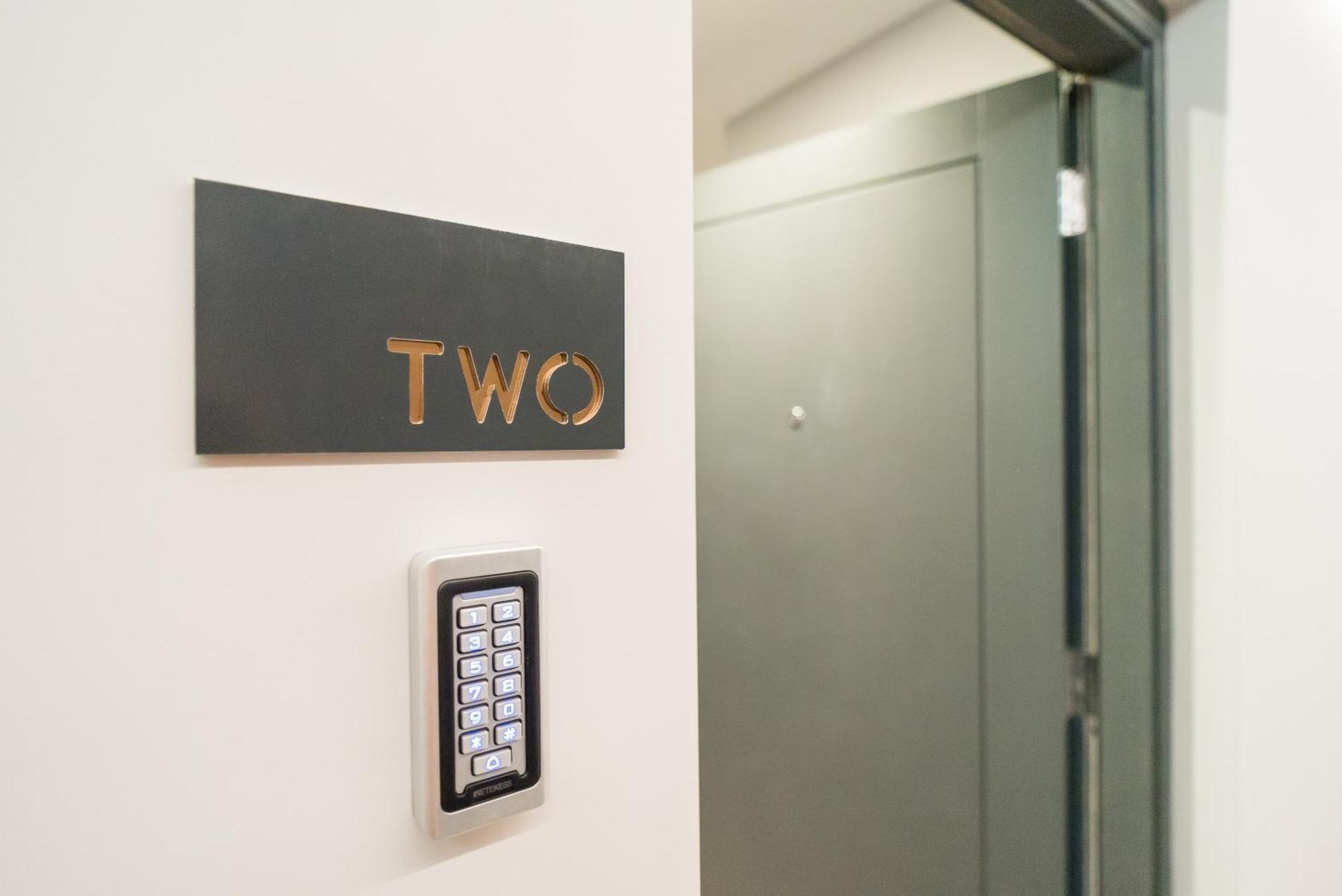 Luxe Apartments, The Moorwell, Parking, Gym - 10Mins Cardiff City Ctr Værelse billede
