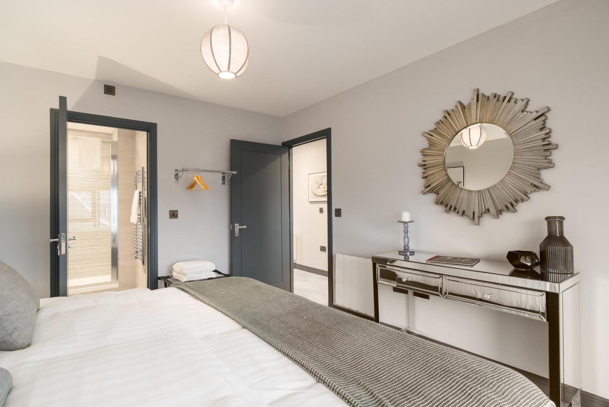 Luxe Apartments, The Moorwell, Parking, Gym - 10Mins Cardiff City Ctr Værelse billede